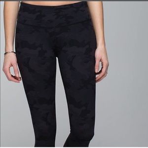 Camo Wunder Under size 6